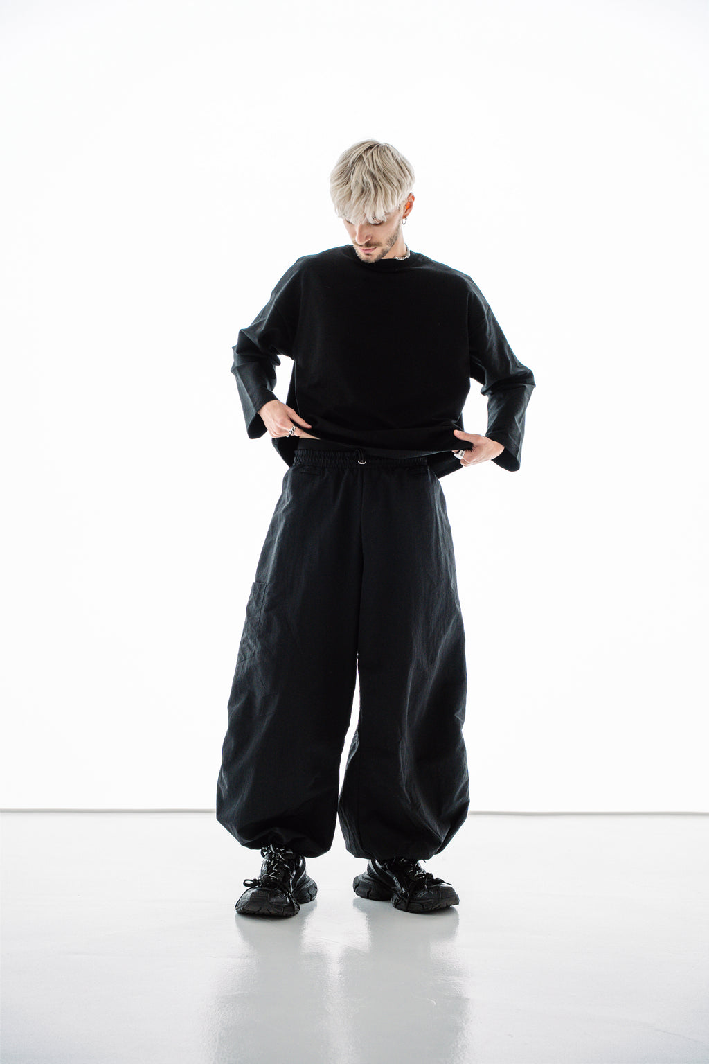PARACHUTE PANTS BLACK