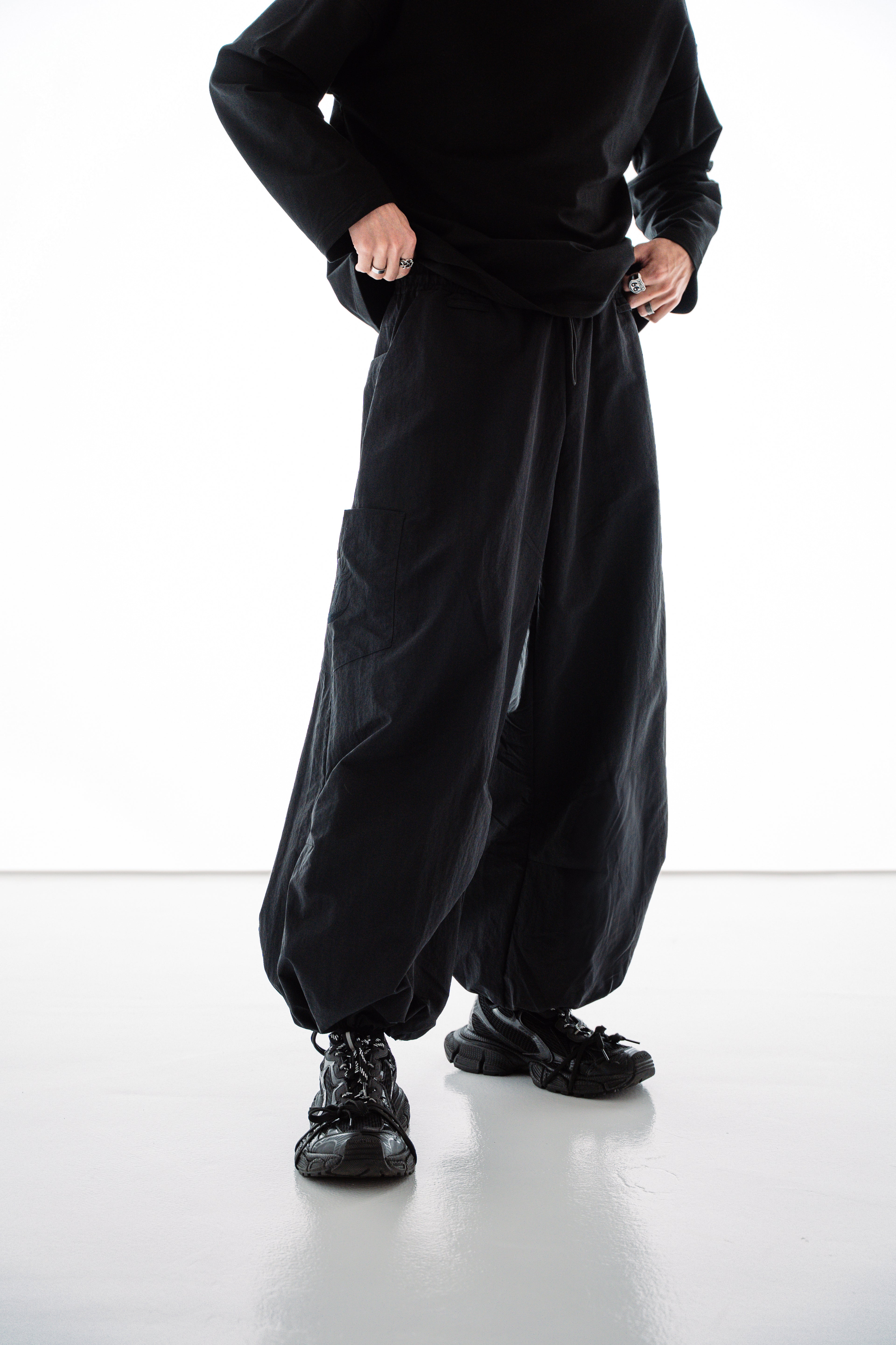 PARACHUTE PANTS BLACK